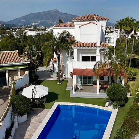 Stunning And Luxury In Marbella-atalaya - 250m To Gc Atalaya, 2x 18 Holes And Very Close To The Of San Pedro De Alcantara And Puerto Banus Or Puente Villa Estepona