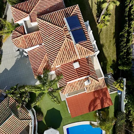 Villa Stunning And Luxury In Marbella-atalaya - 250m To Gc Atalaya, 2x 18 Holes And Very Close To The Of San Pedro De Alcantara And Puerto Banus Or Puente Estepona