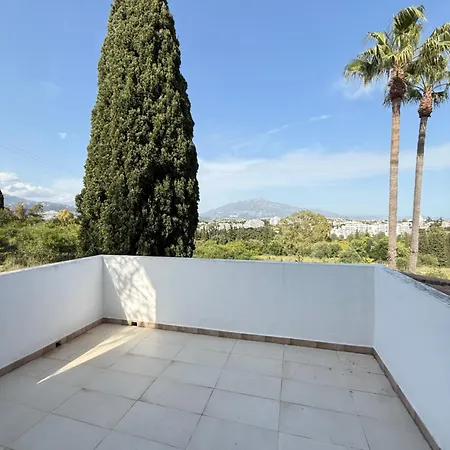 Villa Stunning And Luxury In Marbella-atalaya - 250m To Gc Atalaya, 2x 18 Holes And Very Close To The Of San Pedro De Alcantara And Puerto Banus Or Puente Estepona