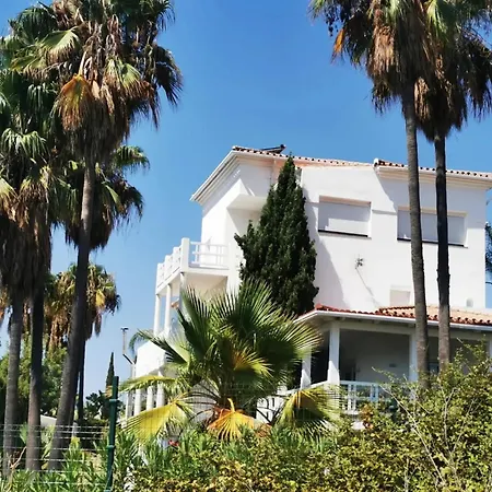 Villa Stunning And Luxury In Marbella-atalaya - 250m To Gc Atalaya, 2x 18 Holes And Very Close To The Of San Pedro De Alcantara And Puerto Banus Or Puente