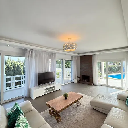 Stunning And Luxury In Marbella-atalaya - 250m To Gc Atalaya, 2x 18 Holes And Very Close To The Of San Pedro De Alcantara And Puerto Banus Or Puente * Estepona