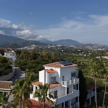 Stunning And Luxury In Marbella-atalaya - 250m To Gc Atalaya, 2x 18 Holes And Very Close To The Of San Pedro De Alcantara And Puerto Banus Or Puente Villa Estepona