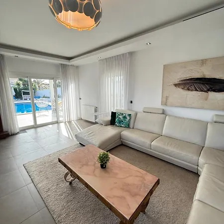 Stunning And Luxury In Marbella-atalaya - 250m To Gc Atalaya, 2x 18 Holes And Very Close To The Of San Pedro De Alcantara And Puerto Banus Or Puente *