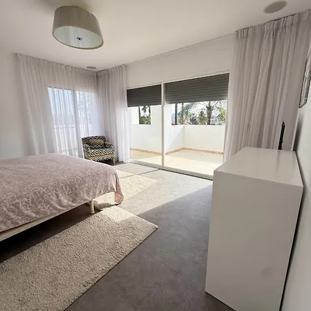 Villa Stunning And Luxury In Marbella-atalaya - 250m To Gc Atalaya, 2x 18 Holes And Very Close To The Of San Pedro De Alcantara And Puerto Banus Or Puente *