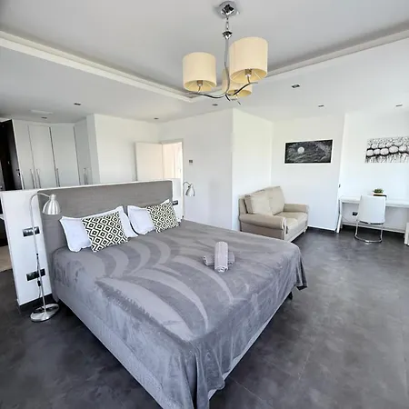 Stunning And Luxury In Marbella-atalaya - 250m To Gc Atalaya, 2x 18 Holes And Very Close To The Of San Pedro De Alcantara And Puerto Banus Or Puente * Estepona